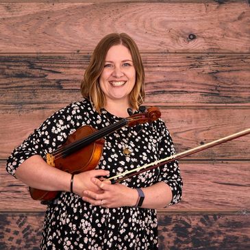 Photo: James Malcolm at Wedding Bands for Hire