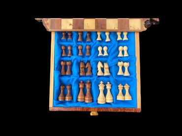 Final presentation of the chess set, in the felt lined drawer of the chess board table.