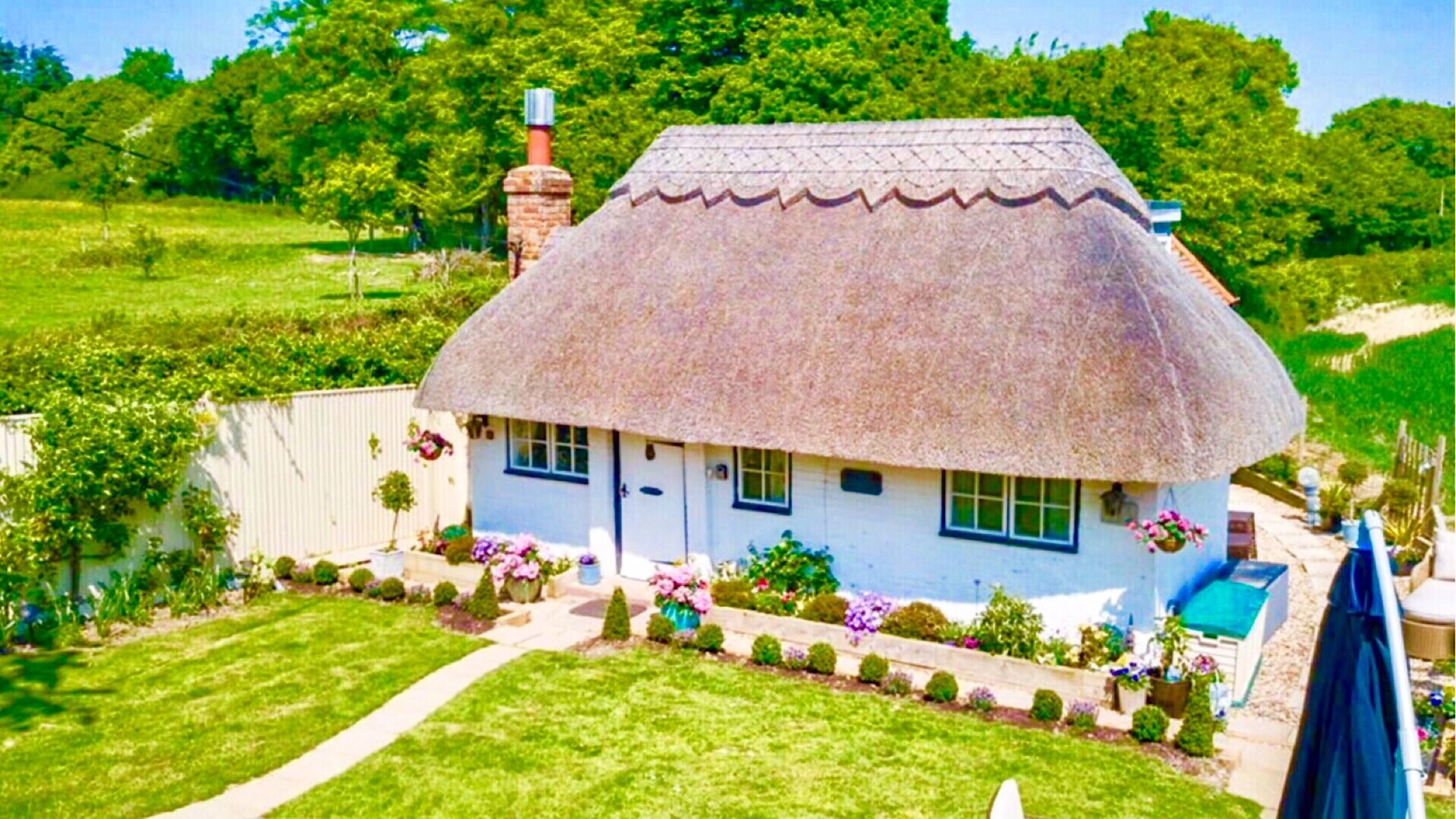 The Beautiful Brittons Hill Cottage set in glorious Kent countryside.