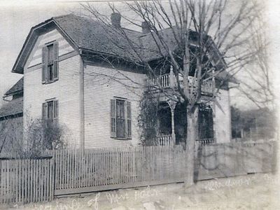 The Belmont Inn as it stood in the early 1900s.