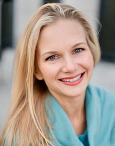 Dr Barbara Bear