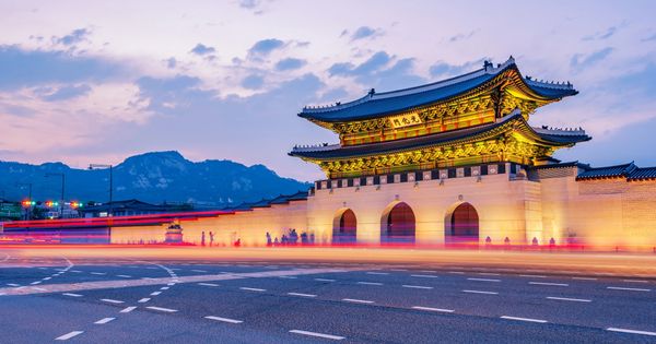 Dongdaemun Gate at night