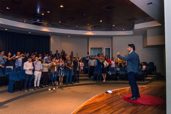 Allan Loría en Conferencia