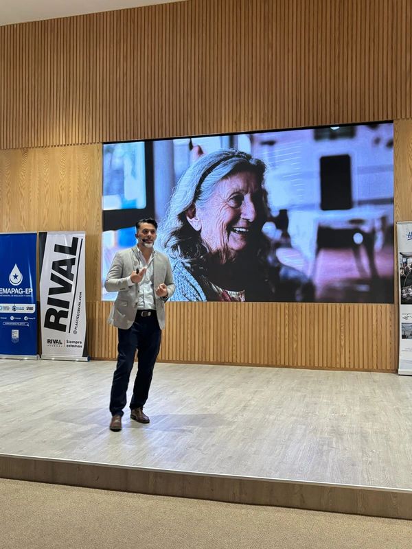 Allan Loría en Conferencia