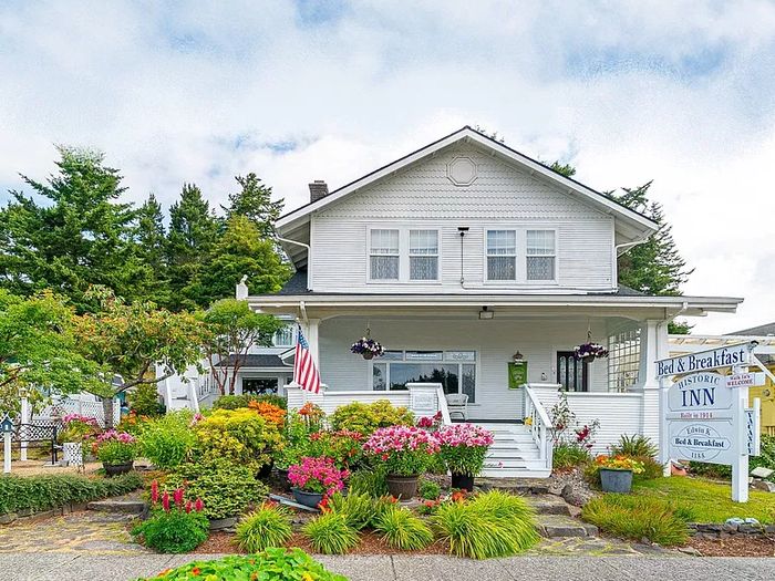 Edwin K Bed & Breakfast front of house
