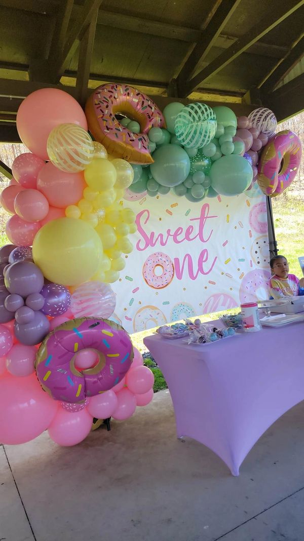 Sweet one balloon garland with donuts