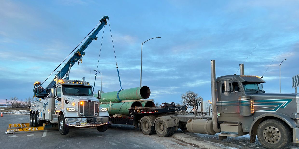 Towing, rotator tow, moving /hauling construction, Fort Collins Towing