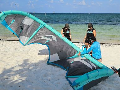 kiteboarding kitesurfing kite escuela school lesson clase center spot Duotone