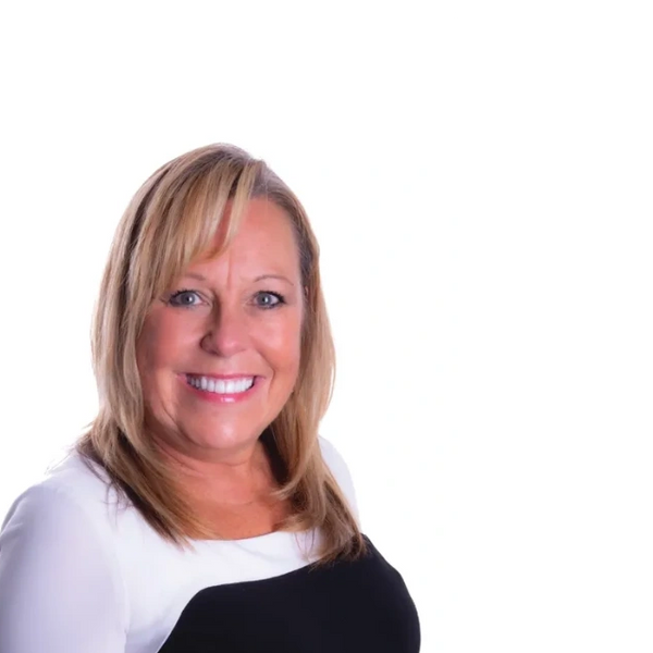 Debi Reynolds headshot