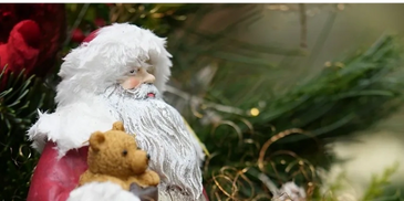 "I Saw Mommy Killing Santa Claus," downloadable Christmas murder mystery party kit by Jack Pachuta
