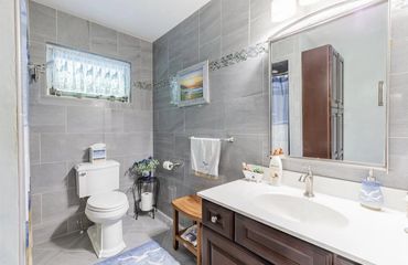 Cape May Beach Rental - 1st floor fulll bathroom