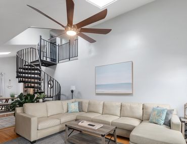 Cape May Beach Rental - Living room - large fan