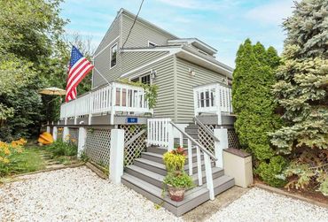 Cape May Beach Rental - front deck