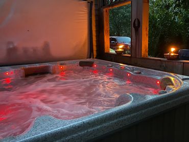 8 person Calspa hot tub.