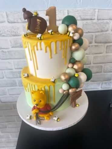 Birthday cake, wedding cake, special occasion cake
