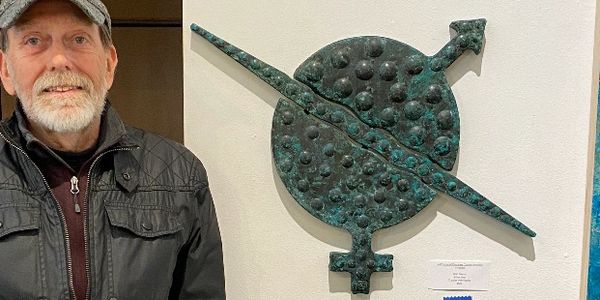 Dan with award for his copper fabrication "Attraction" 2023