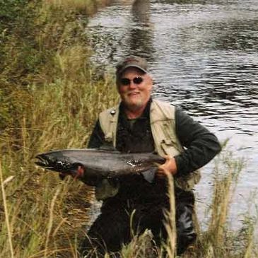 DALE BAUER WITH CAINS RIVER FALL SALMON