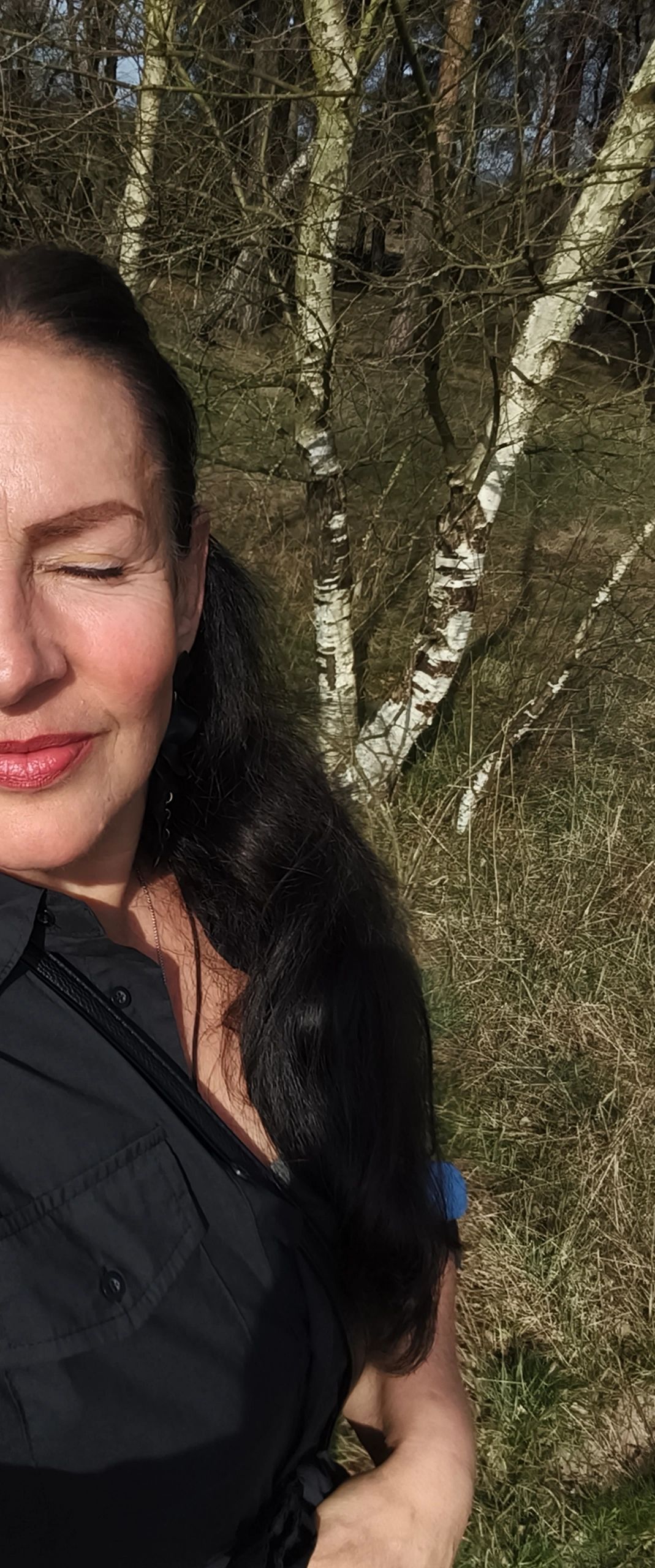 Ich begleite Menschen auf dem Weg zurück in ihre eigene Kraft.
Mit Reiki, Bewusstseinsarbeit und Imp