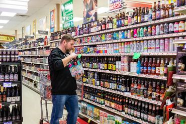 Packaged specialty foods at Snow's Family Market