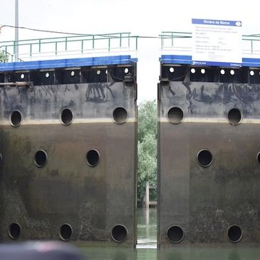 Large lock gates