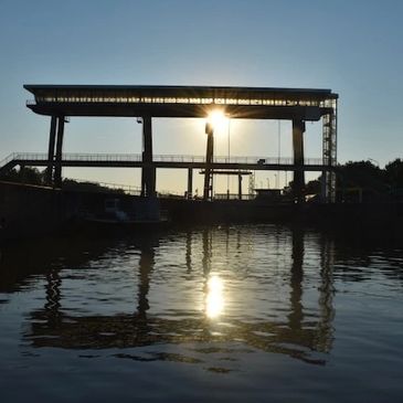 Dendermonde lock at sunrise