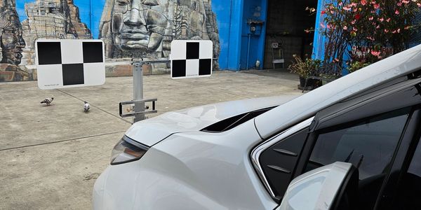 FAST MOBILE AUTO GLASS REPLACE NEW WINDSHIELD AND DO CALIBRATION WINDSHIELD, RECALIBRATION WINDSHIEL
