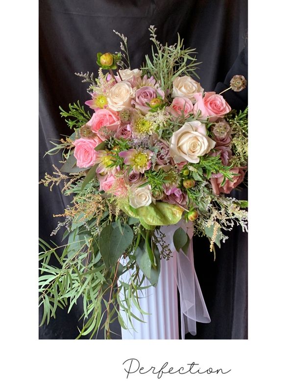 Bridal bouquets beyond the traditional dimensions!