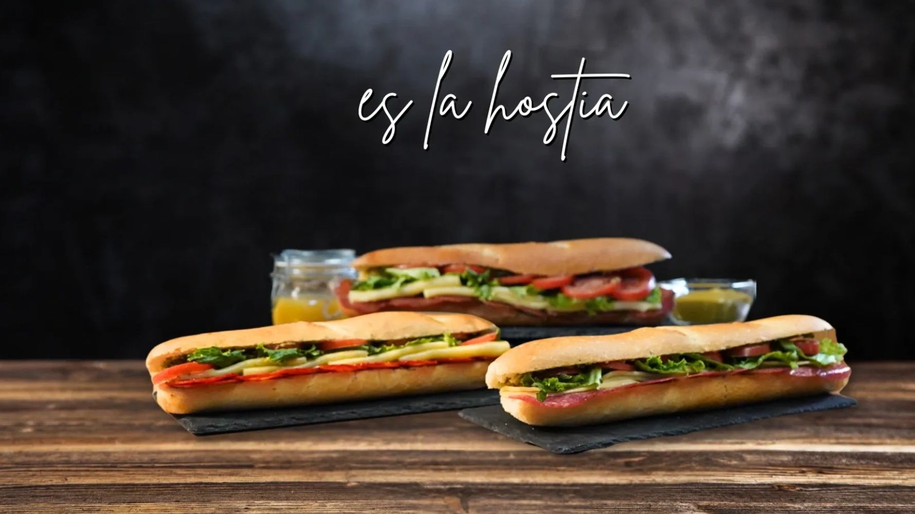 Baguettes de jamon serrano, lomo y chorizo picante