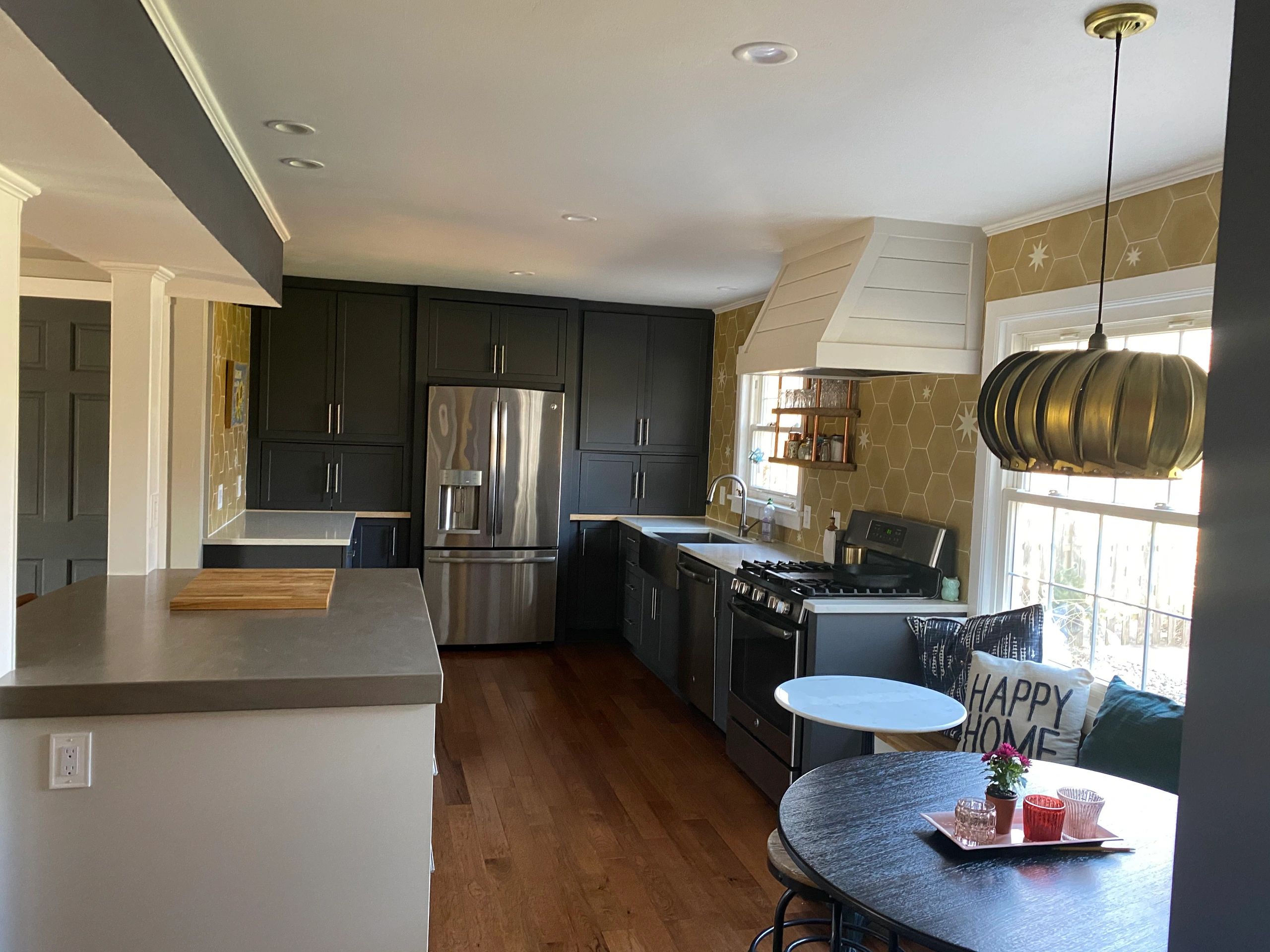 Kitchen Ideas Center
Madison, WI
PLATO cabinets