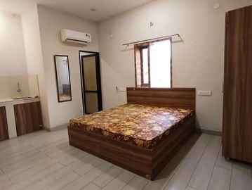 Fully Firnished Studio Room For Male