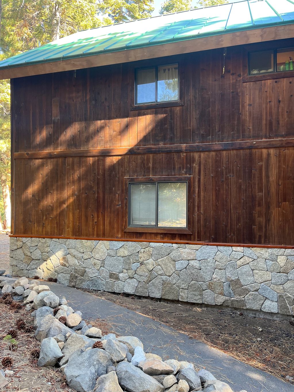 Delgado Stone USA’s Dusty Rose Random Mosaic installed with 3/8” (minus) grout joints