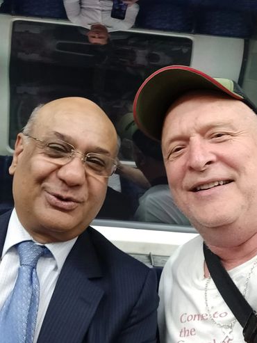 This guy is impersonating Keith Vaz; it can't be him, he was nice, polite and friendly, damn media.