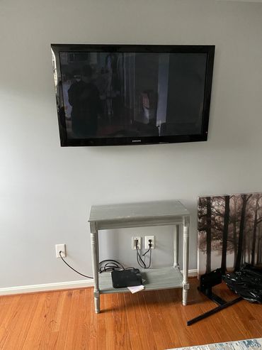 Boulder TV Mount, installed on drywall