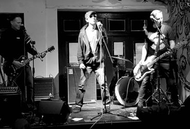 Johnny Deptford live in Hastings