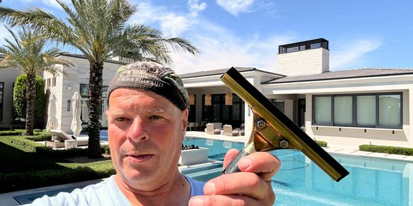 Hi, I’m Mark cleaning windows in Arizona