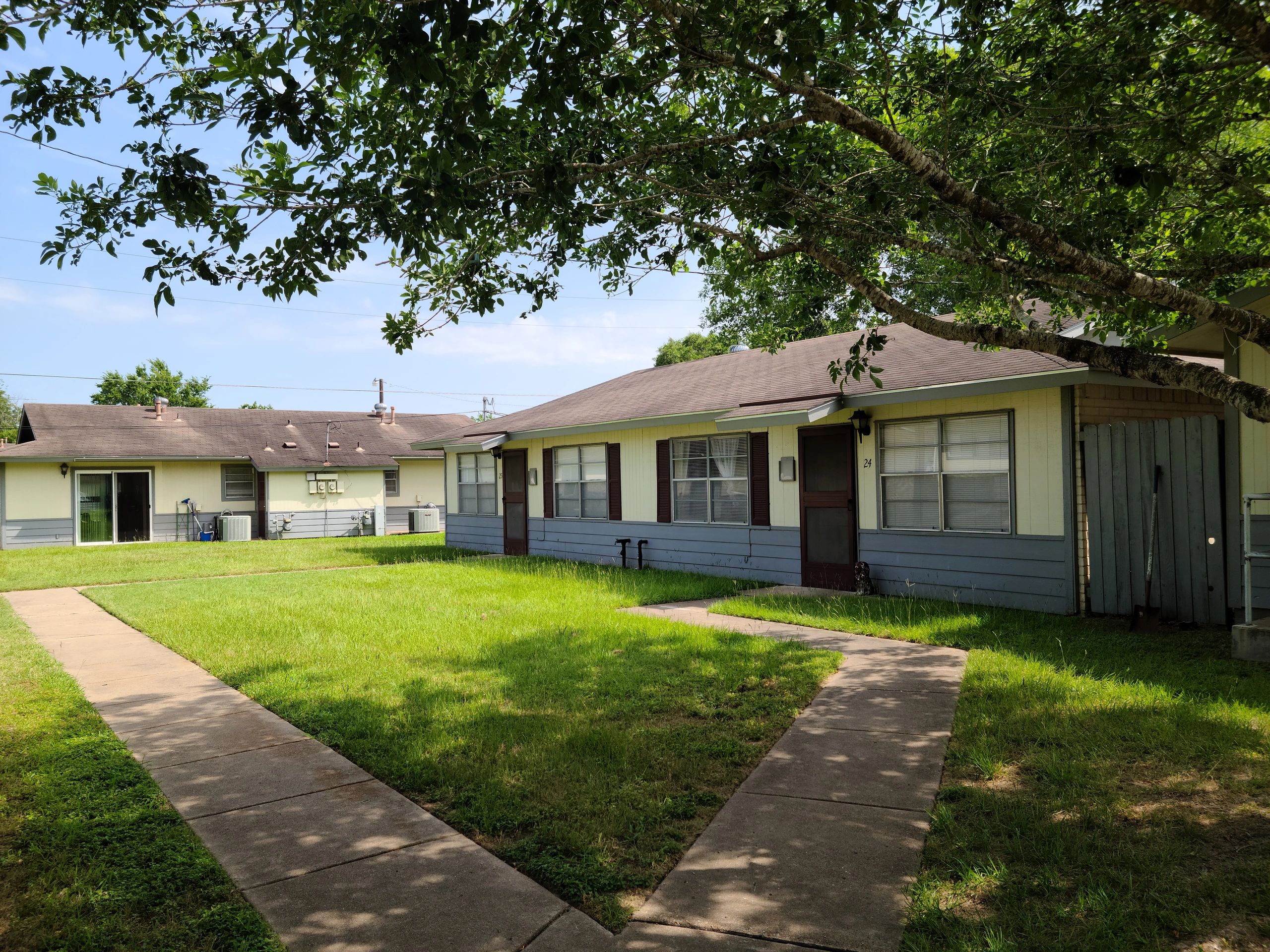 Hallettsville Housing Authority Apartments, Affordable