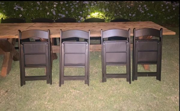 wood tables and cushioned chairs