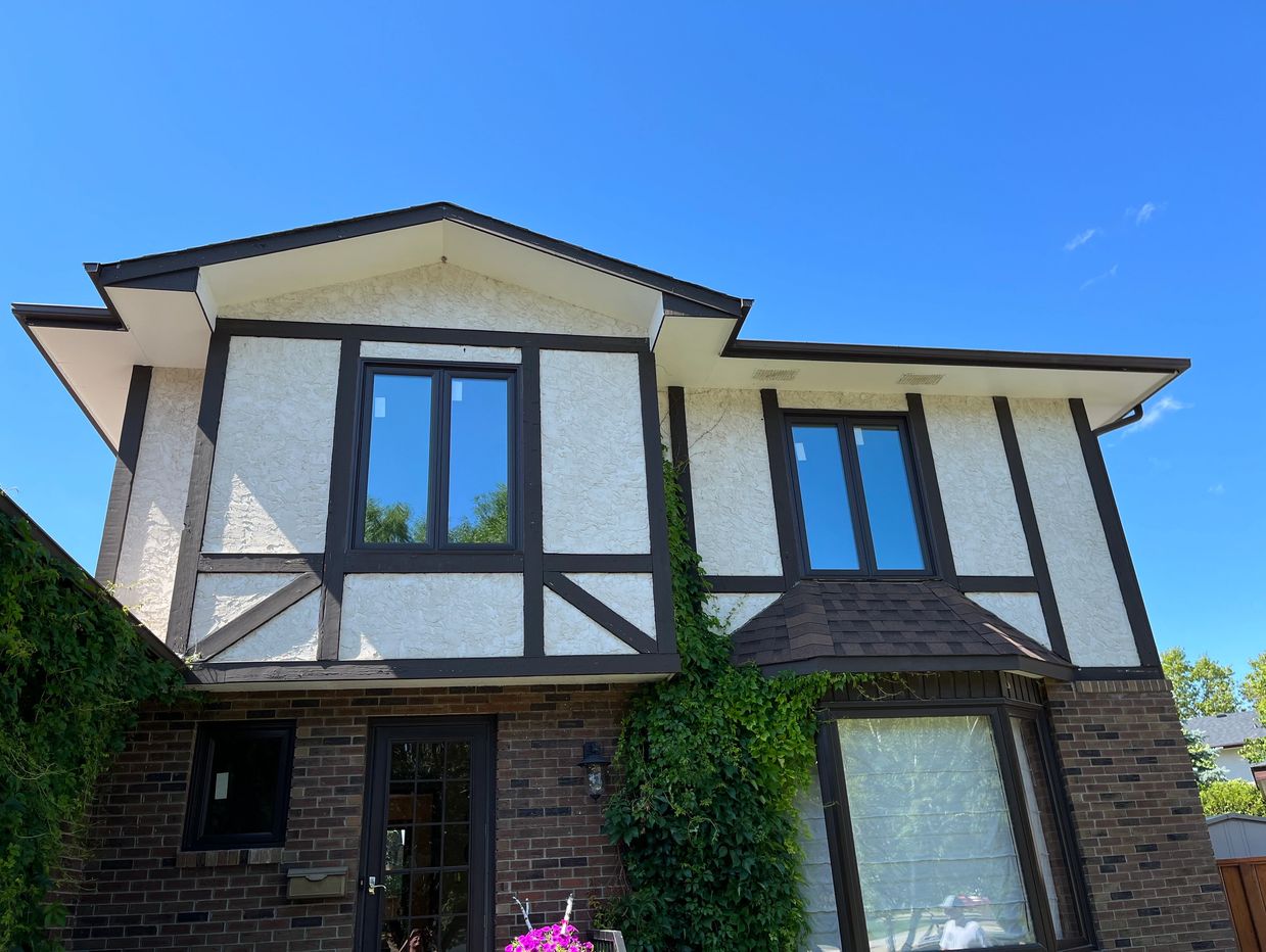 Full frame windows with cocoa exterior colour