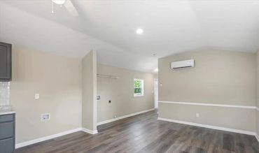 This is a representation of the unit. Not the exact one.
Spacious area.