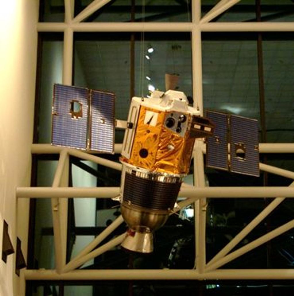 Clementine Lunar Probe at Smithsonian.  Test planning  and implementation
Environments Specification