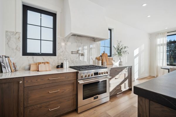 Kitchen with decor