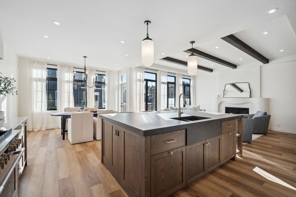 Kitchen with decor
