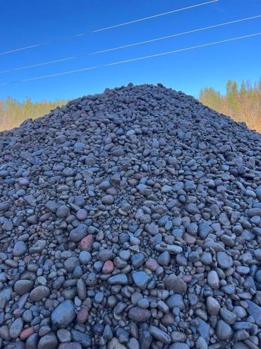 River rock 3/8"-3" pile