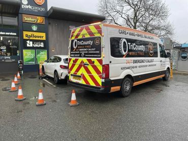Tyre replacement at Rushden after a blowout