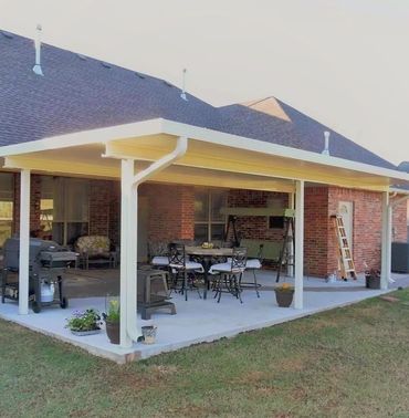 30ft x 20 ft Ivory attached 3-inch aluminum SIP patio cover with I beams and 4-inch extruded poles