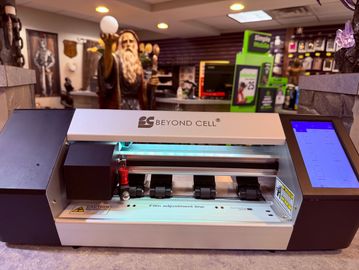 The Beyond Cell screen protector film offers advanced scratch and impact resistance while maintainin