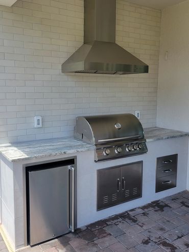 Ellenwood Model Outdoor Kitchen