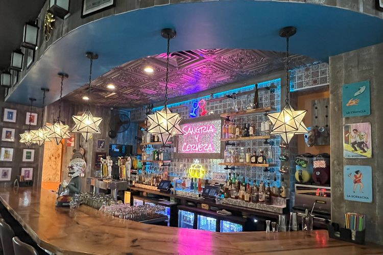 Looking for Tacos and Tapas in Plano? Indulge in delectable foods and cocktails. Open late night. 
