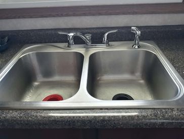 Kitchen sink faucet repair