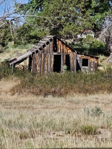 historic building adorn tours on wildwestexcursions.com